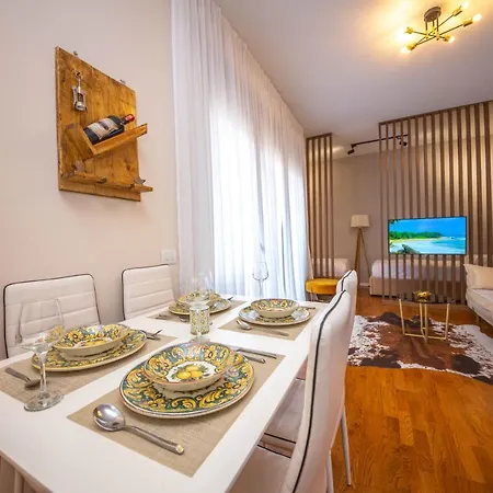 Apartment Terrace *