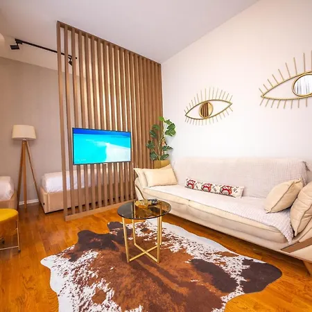 Apartment Terrace *