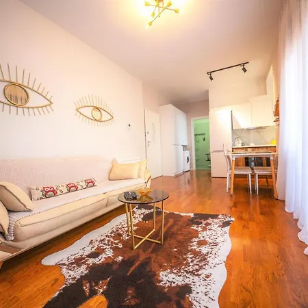 Terrace Apartment *